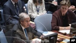 ARCHIVO - El secretario general António Guterres habla durante una reunión del Consejo de Seguridad de las Naciones Unidas, el martes 5 de abril de 2022, en la sede de la ONU. (AP Foto/John Minchillo, archivo)