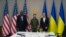 Слева направо: министр обороны США Ллойд Остин, президент Украины Владимир Зеленский и госсекретарь США Энтони Блинкен. 24 апреля 2022 года. Киев.