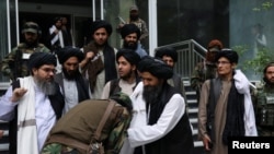 مشتاق یوسفزئی کے مطابق طالبان میں ان کا اپنا ایک موؐثر گروپ بھی تھا اور وہ ننگرہار سمیت مختلف صوبوں میں ان کے زیرِ اثر کئی طالبان کمانڈرز تھے۔