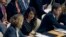 L' avocate Amal Clooney assiste à la réunion des Nations unies sur la "formule Arria", une réunion informelle des membres du Conseil de sécurité, le 27 avril 2022, à New York pour discuter de la manière dont l'ONU peut soutenir et coordonner la responsabi