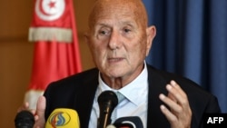 Figure politique de gauche, Ahmed Néjib Chebbi dénonce un "coup d'Etat" mené par le président Saied.