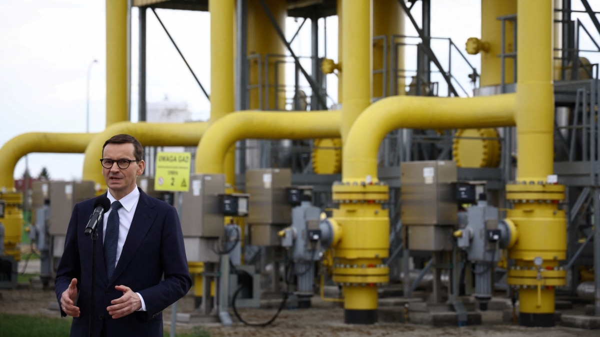 Russia Halts Gas Supplies to Poland, Bulgaria