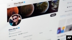 La página de Elon Musk en Twitter. Foto AP.