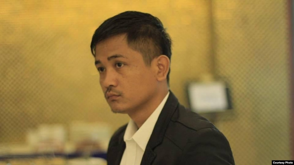 រូបឯកសារ៖ លោក ឃុន ថារ៉ូ មន្ត្រី​កម្មវិធី​ការងារ​នៃ​មជ្ឈមណ្ឌល​សម្ព័ន្ធភាព​ការងារ និង​សិទ្ធិ​មនុស្ស ហៅ​កាត់​ថា​សង់ត្រាល់។ (រូបថត៖ ផ្តល់​ដោយ​លោក ឃុន ថារ៉ូ)