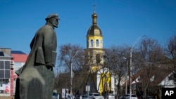 Un monumento a Vladímir Ilich Uliánov 'Lenin' en el centro de Comrat en la antigua república soviética de Moldavia, el 12 de marzo de 2022.