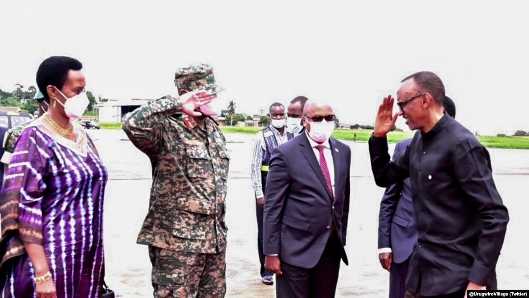 Perezida Paul Kagame ageze muri Uganda 