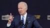 Prezidan Joe Biden pwononse yon diskou Vandredi 22 Avril 2022 nan Auburn, Washington.