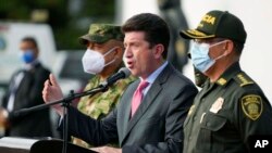 El ministro de Defensa de Colombia, Diego Molano, da una conferencia de prensa sobre la supuesta participación de ex soldados colombianos en el asesinato del presidente de Haití, Jovenel Moise, en Bogotá, Colombia, el 12 de julio de 2021.