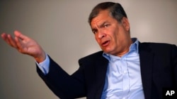 Mantan presiden Ekuador Rafael Correa kini tinggal di Belgia dalam status suaka (foto: dok). Omar Menendez merupakan calon wali kota dari gerakan "Revolusi Warga" yang dipimpin oleh Correa. 