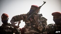 La propagation jihadiste, partie du nord du Mali, s'est étendue au centre et au Burkina Faso et au Niger voisins.