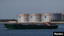 Bồn chứa dầu của PetroVietnam ở tỉnh Bà Rịa - Vũng Tàu. Ảnh chụp ngày 27/4/2018.