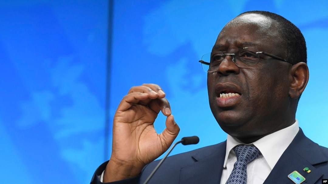 Presidente do Senegal, Macky Sall , duramte conferência de imprensa no final da cimeira UE-África, Bruxelas, 18 Fevereiro 2022 (foto arquivo) 