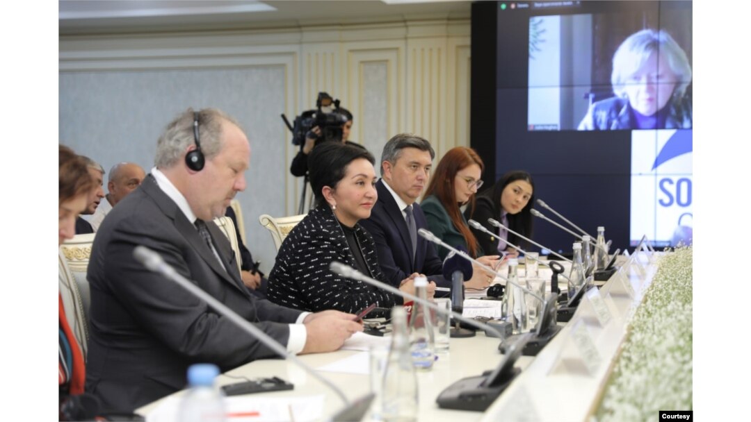 10-mart, 2022: "Paxta kampaniyasi" yetakchilari O'zbekiston Senati raisi Tanzila Narbayeva va Bandlik va mehnat munosabatlari vaziri Nozim Xusanov bilan bir davrda
