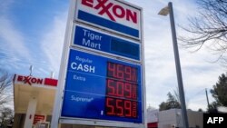 Cijena goriva na benzinskoj pumpi u Washingtonu, 8. mart 2022.