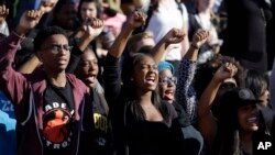 Des étudiants protestent à l'université du Missouri, le 9 novembre 2015. (AP Photo/Jeff Roberson)