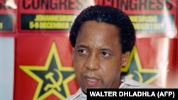 (FILES) In this Dec. 07, 1991 Newly elected secretary general of South African Communist Party (SACP) Chris Hani speaks in Soweto. - South Africa's top court on November 21, 2022 ordered the release on parole of Janusz Walus, a Polish immigrant who killed Hani.
