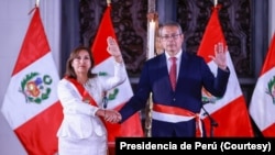 La presidenta de Perú, Dina Boluarte, y el primer ministro, Pedro Angulo, en el Palacio Presidencial de Lima, Perú, el sábado 10 de diciembre de 2022.