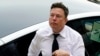 Elon Musk llega al centro de justicia de Wilmington, Delaware, EEUU, el martes 13 de julio de 2021.