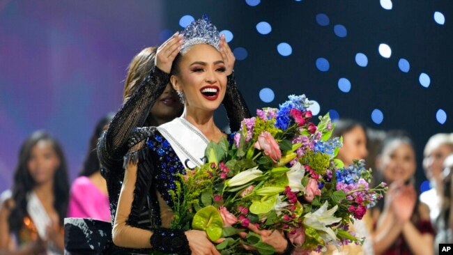 Miss USA R'Bonney Gabriel reacts as she is crowned Miss Universe during the final round of the 71st Miss Universe Beauty Pageant, in New Orleans, Jan. 14, 2023.