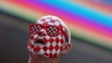Оваа слика го прикажува градот без електрична енергија откако критичната цивилна инфраструктура беше погодена од руски ракетни напади во Киев, Украина.