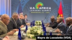 Reunião bilateral entre o Presidente João Lourenço, de Angola, e o Secretário de Estado Antony Blinken, e o Secretário de Defesa Lloyd Austin, na Cimeira EUA-África 2022. Washington DC, 13 de Dezembro.