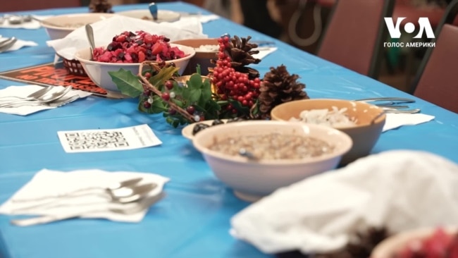 З колядою, молитвою і 12 стравами: як українська громада Лос-Анджелеса святкувала Різдво. Відео
