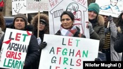  افغانستان میں خواتین حقوق کے لیے امریکہ کے دارالحکومت واشنگٹن ڈی سی میں احتجاج کیا گیا۔