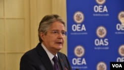 El presidente de Ecuador, Guillermo Lasso, habla ante la Organización de Estados Americanos (OEA) durante su visita de dos días a Washington, el 19 de diciembre de 2022. [Foto: Tomás Guevara, VOA]