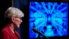La secretaria de Energía de Estados Unidos, Jennifer Granholm, anuncia un importante avance científico en la investigación de la fusión nuclear, durante una conferencia de prensa en Washington, el martes 13 de diciembre de 2022. (AP Foto/J. Scott Applewhite)