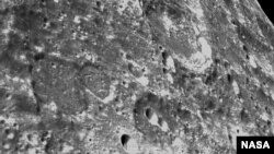 Фотография кратеров Луны