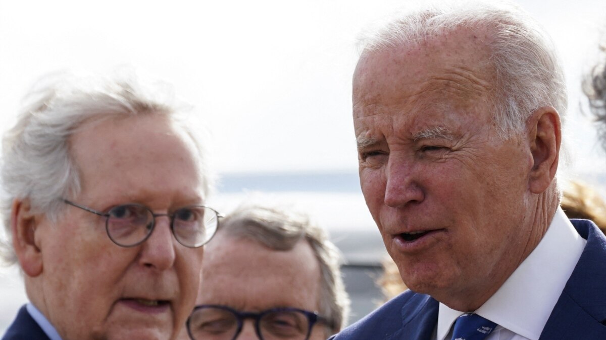 Biden to Celebrate Acts of 'Courage and Patriotism' Countering Jan. 6 Attack - Vimarsana News