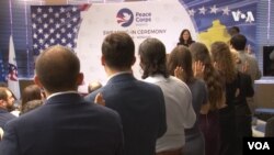 Volonteri Mirovnog korpusa SAD polažu zakletvu u Prištini 23. novembra 2022.