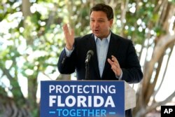 Florida gubernatori, prezidentlik uchun Respublikachilar partiyasidan o'z nomzodini ko'rsatishi kutilayotgan Ron DeSantis.