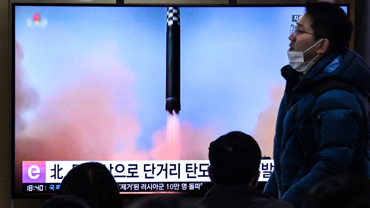 North Korea fires two SRBMs into East Sea... Reconnaissance satellite ...