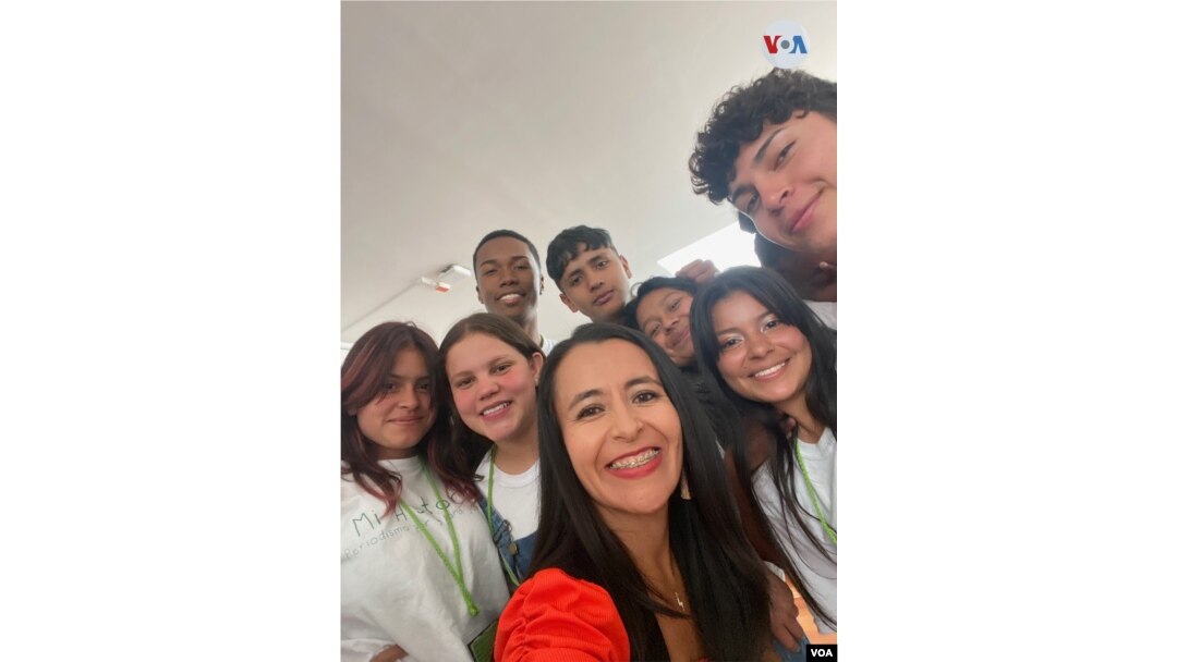 Grupo de jóvenes que pertenecen a la redacción de la región Andina, del proyecto 'Mi Historia'.