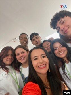 Grupo de jóvenes que pertenecen a la redacción de la región Andina, del proyecto 'Mi Historia'.