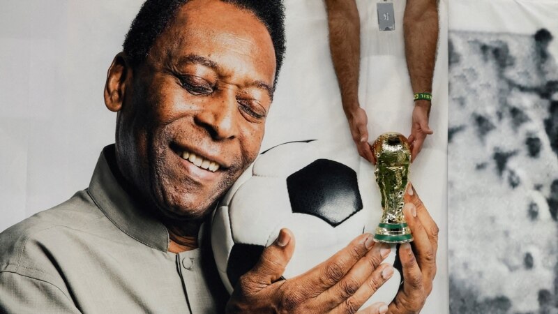 Des Dakarois se souviennent du match de Pelé dans leur ville