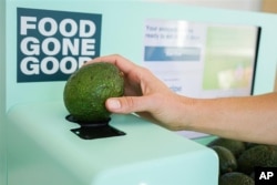 The Apeel RipeFinder features a consumer-friendly user interface, reveals information such as “Your avocado is ready for a salad” or “Your avocado will be ready in about 4 days” (Photo: Business Wire via AP)