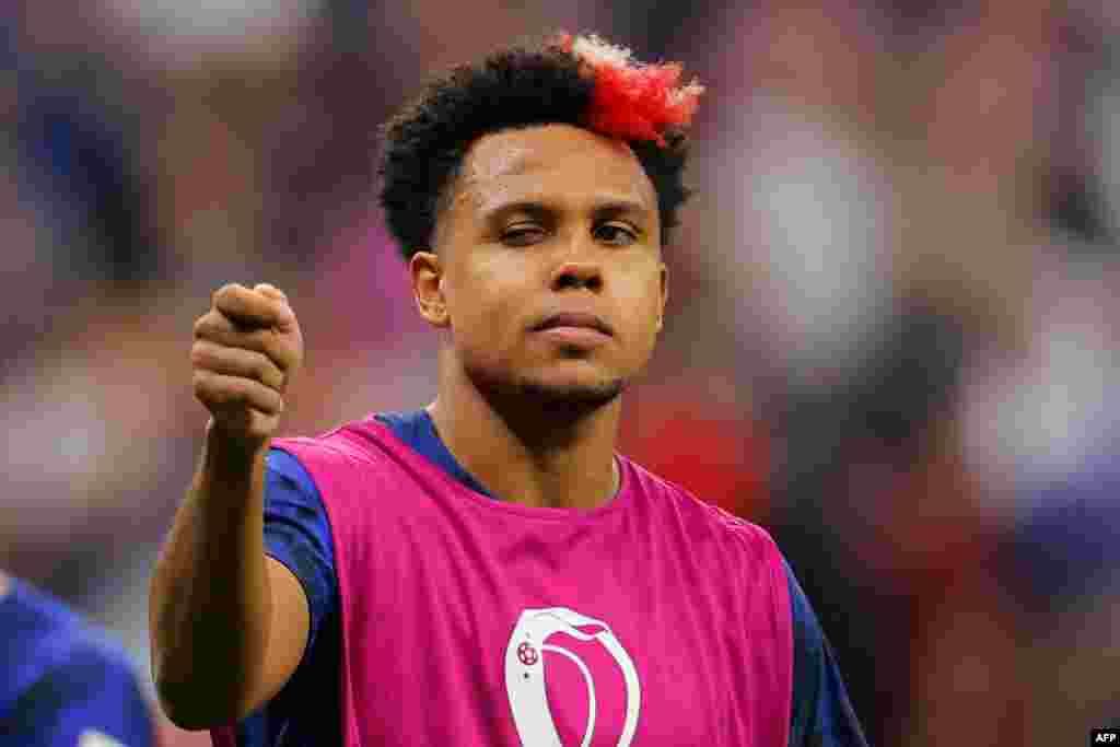 Milieu ya Etats-Unis #08 Weston McKennie yambo na match ya ekipi na ye na Angleterre na groupe B ya Mondial Qatar 2022 na stade Al Khor, Doha, 25 novembre 2022. (Photo Odd ANDERSEN / AFP)