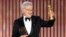Sineyas Steven Spielberg aksepte pri pou Meye Sineyas pou "The Fabelmans" pandan seremoni remiz pri Glob D'Or la nan Beverly Hills, Kalifoni, 10 Janvye 2023. 