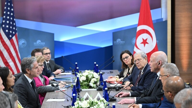 Face à Blinken, le président tunisien Saied défend son coup de force