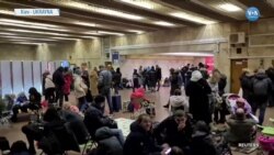 Kievliler Metro İstasyonlarına Sığındı

