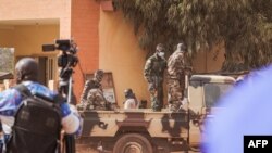 Le Mali est en proie depuis 2012 à la propagation jihadiste et à une profonde crise multidimensionnelle, politique, économique et humanitaire.
