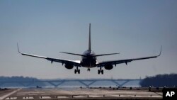 El primer grupo de venezolanos deportados de EEUU llegó a Venezuela
