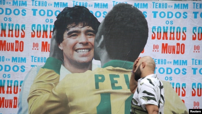 EN FOTOS: El mundo llora la muerte de Pelé, el 'rey' del fútbol