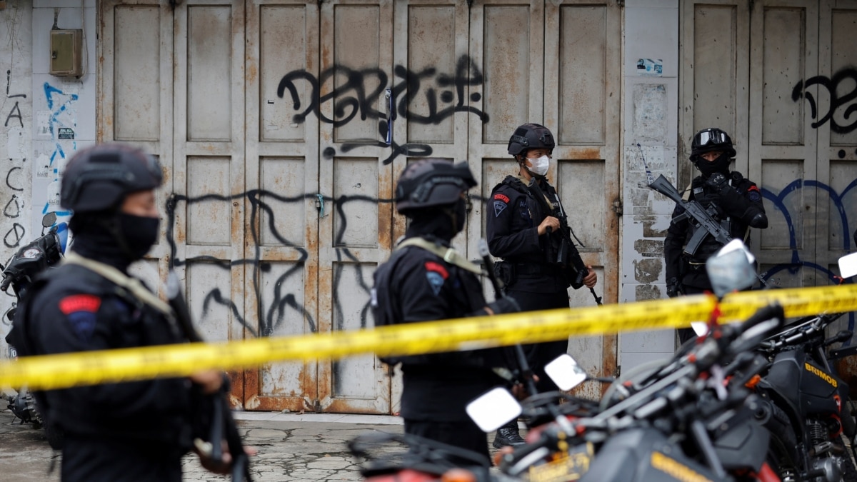 Menelusuri Jejak Pelaku Bom Bunuh Diri di Bandung