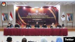 Rapat Rekapitulasi Nasional Hasil Verifikasi dan Penetapan Parpol Pemilu Tahun 2024, di Gedung KPU, Rabu (14/12). (Twitter/@KPU_ID)