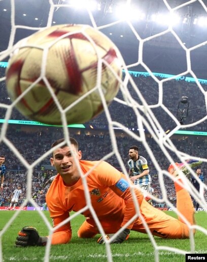 Lionel Messi, Argentina blank Croatia 3-0 to reach World Cup final