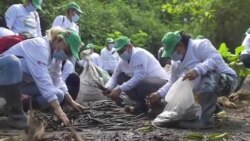 Mujeres de comunidades costeras en El Salvador trabajan para proteger sus recursos naturales