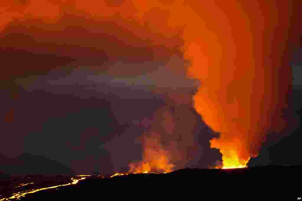 El volcán Mauna Loa, en Hawái, es el mayor del mundo en actividad y entró en erupción después de 38 años, el pasado domingo 27 de noviembre.&nbsp;